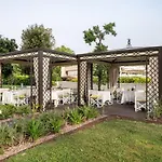 מלון Laguna Park 4superior 4*