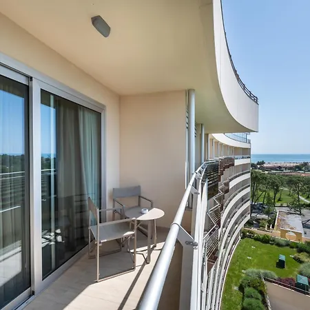 Laguna Park 4superior ホテル 4*