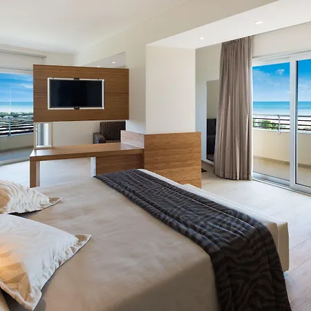 Laguna Park 4superior ホテル 4*